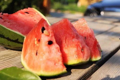 小颖吃瓜,揭秘娱乐圈那些不为人知的幕后故事  第3张