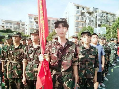 军歌吃瓜  第2张