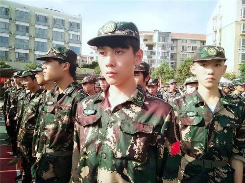 军歌吃瓜  第3张