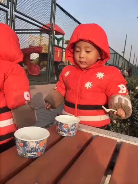 吃大瓜的洛洛,揭秘吃大瓜背后的故事与魅力  第1张