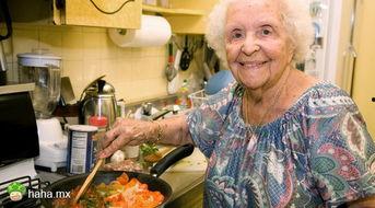 安徽海伦斯吃瓜事件,一场网络热议的瓜田风波