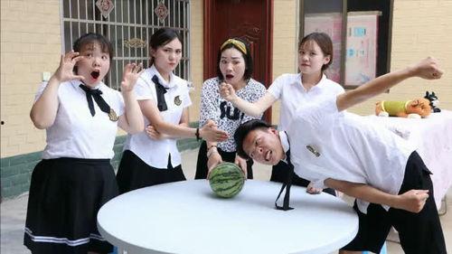 吃瓜保安短剧,揭秘校园风云背后的神秘故事 第2张 吃瓜保安短剧,揭秘校园风云背后的神秘故事 第2张