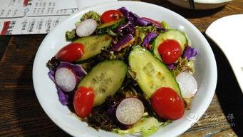 锡盟维多利吃瓜,吃瓜群众的欢乐盛宴  第3张