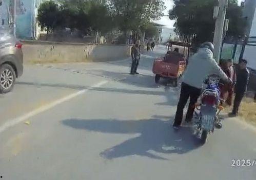 现眼吃瓜车祸全集,一场意外引发的全民热议  第2张