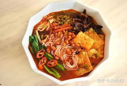 梁爽吃瓜螺蛳粉,一场味蕾与视觉的盛宴