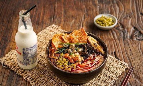 梁爽吃瓜螺蛳粉,一场味蕾与视觉的盛宴  第2张