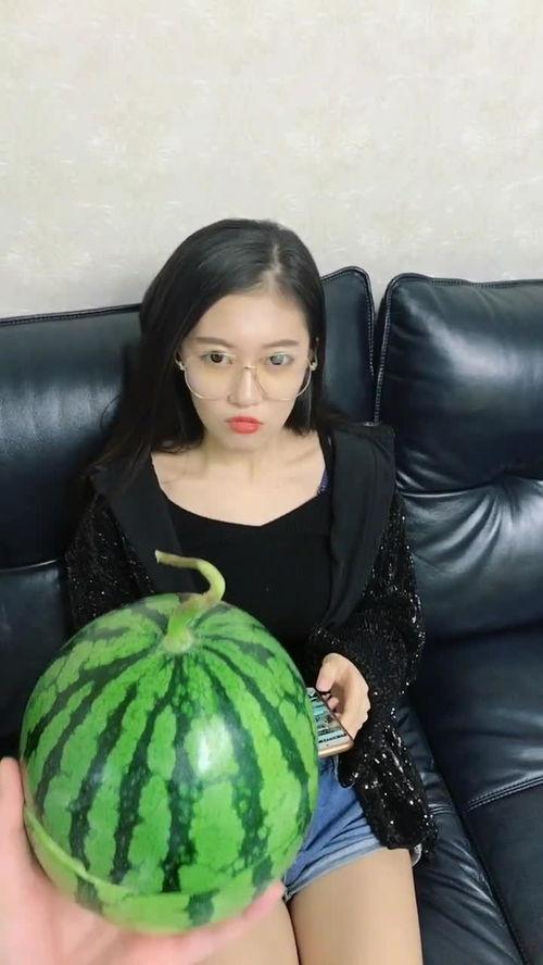 吃瓜打女生,抵制校园暴力，守护青春净土