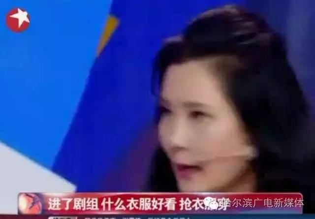 演员直播吃瓜,明星们的“美食秀”瞬间  第1张