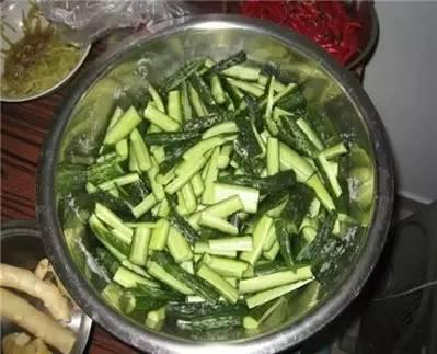 腌瓜怎么吃,创意搭配与美味探索  第3张