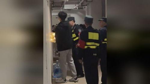 女生寝室夜谈吃瓜,揭秘校园吃瓜风云